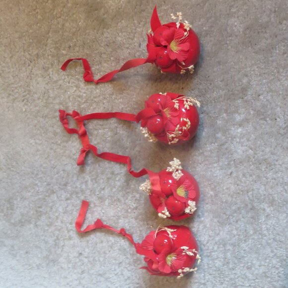 Lot 4 Vintage Holiday Hanging Red Apple Christmas Ornaments w/ Red Ribbon - Picture 2 of 15
